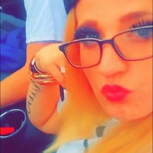 Meet your Posher, Renee